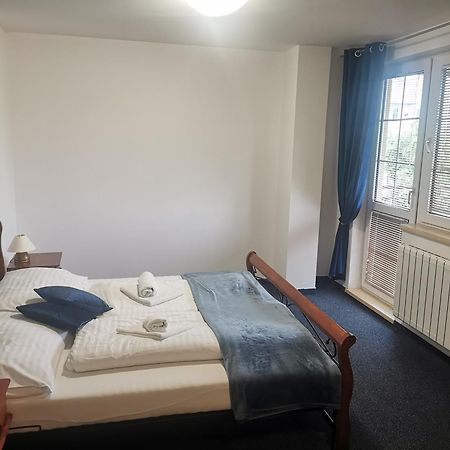 Hotel Diana Nove Mesto nad Vahom Luaran gambar