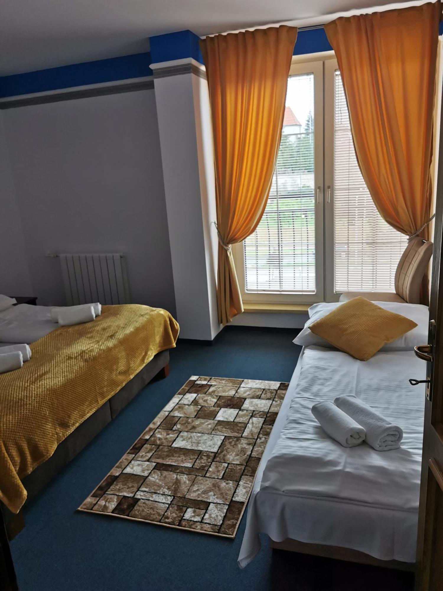 Hotel Diana Nove Mesto nad Vahom Bilik gambar