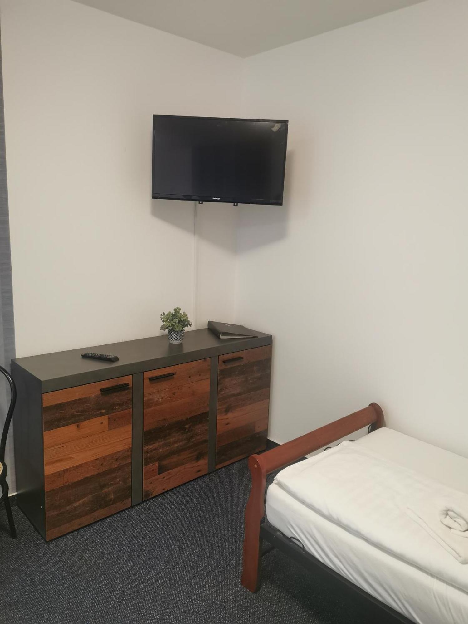 Hotel Diana Nove Mesto nad Vahom Luaran gambar