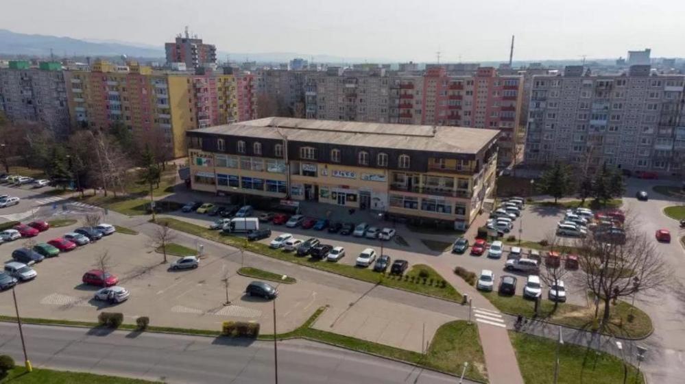 Hotel Diana Nove Mesto nad Vahom Luaran gambar