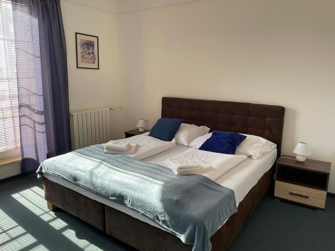 Hotel Diana Nove Mesto nad Vahom Luaran gambar